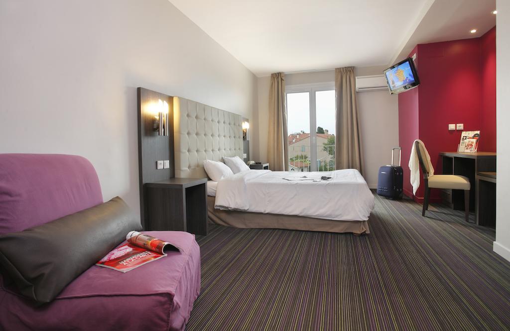 Hotel The Originals Perpignan Sud Le Grillon D'Or Le Boulou Zewnętrze zdjęcie