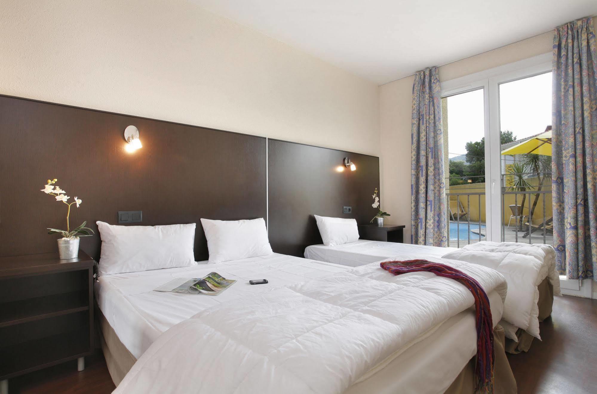 Hotel The Originals Perpignan Sud Le Grillon D'Or Le Boulou Zewnętrze zdjęcie